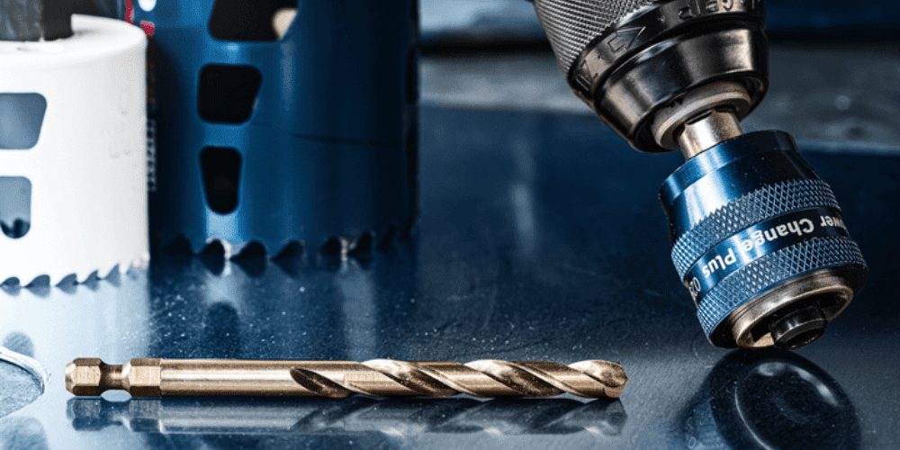 Learn cutting in wood and metal through the pilot drill bit